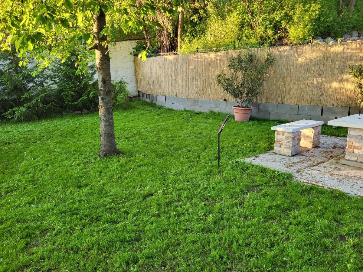 Cseresznyes Vendeghaz Apartment Szomolya